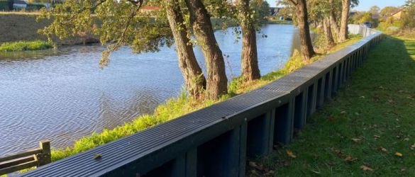 vinyl sheet piles used as flood protection structure